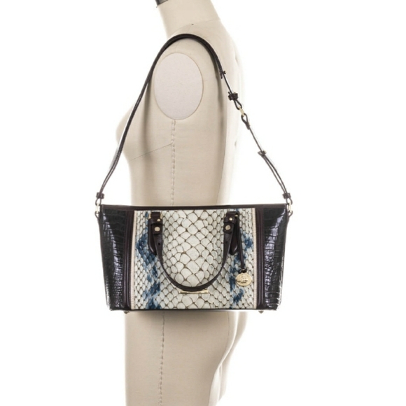 🎉🎉SOLD ON MERCARI🎉🎉 - Picture 10 of 10